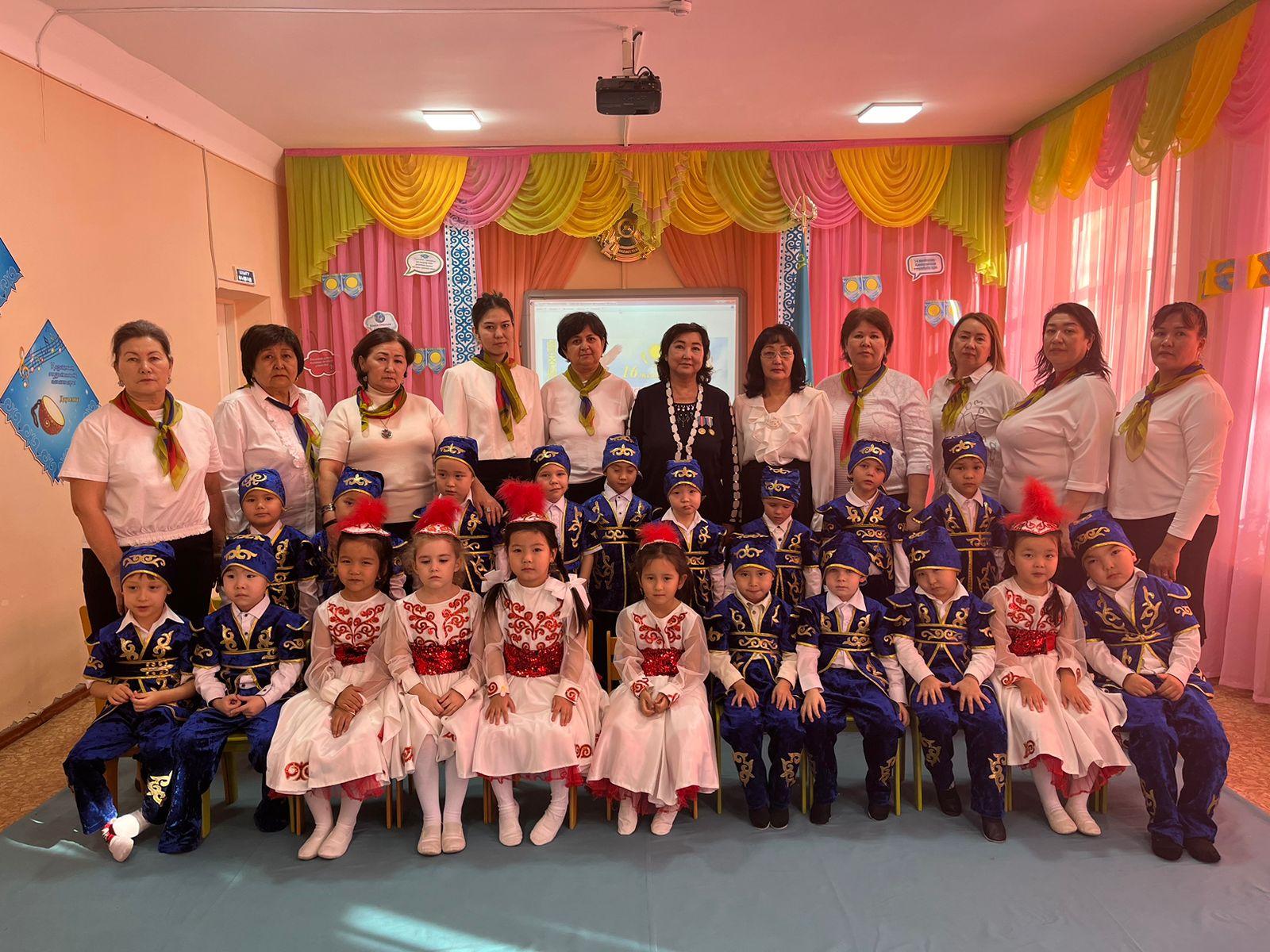 https://ru.bilimainasy.kz/13-12-24-01/  Тәуелсіздік деп соғады-жүрегіміз